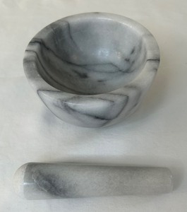 lot 86 image: Small White Marble Mortar and Pestle