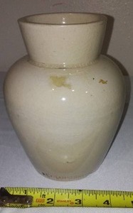 lot 296 image: Weymans Snuff Jar - Rare.