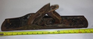 lot 297 image: Vintage Wood Planer.  18 in. Nice.