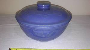 lot 300 image: Monmouth Blue Lidded.