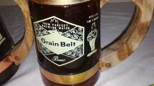 lot 316 image: Vintage Grain Belt Beer Mugs and Glass (4).