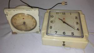 lot 364 image: 1950s Clocks.