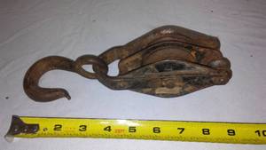 lot 378 image: Vintage Double Pulley