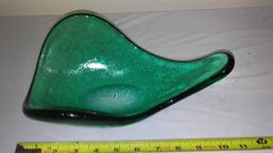 lot 405 image: Vintage Blanco 537. Green Freeform Bowl.