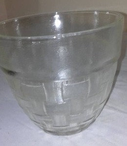 lot 412 image: Basket Weave Ice Bucket Bowl Vintage Anchor Hocking.