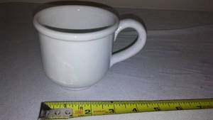 lot 422 image: Mamma Ro  9 Ounce White Cup,  Italy.
