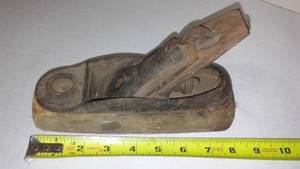 lot 433 image: Antique To Primitive Wood Planer.
