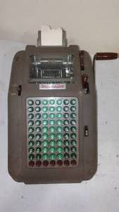 lot 438 image: Smith Corna Adding Machine. 50s Model, Still Functions