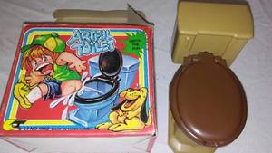 lot 451 image: Artful Toilet. 1970s NOS New In Box