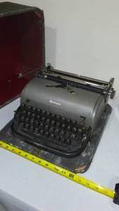 lot 456 image: Remington Manual Typewriter