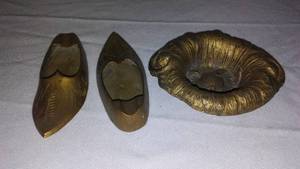 lot 458 image: Vintage Brass Ashtrays Asian Shoes And  More.