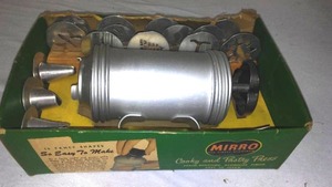 lot 472 image: Mirro Cookie And Pastry Press. Like New