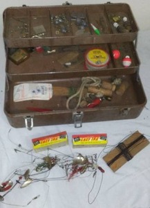 lot 613 image: Tackle Box And Contents