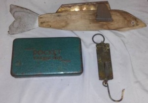 lot 616 image: Pocket Tackle Box, LFC #3 Fish Scale New York.
