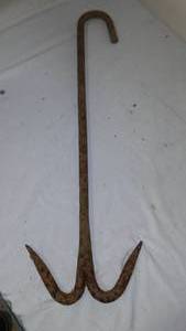 lot 650 image: Great For Hanging A  Deer