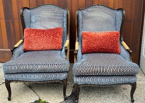 lot 23 image: Pair of Lovely Vintage Accent Chairs by Baker