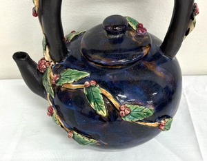 lot 78 image: Vintage Chinese Shiwan Shekwan Ware Majolica Relief Pottery Teapot