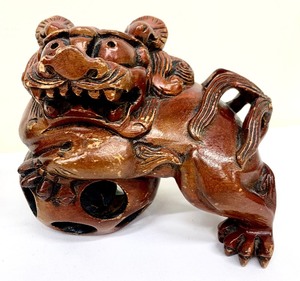 lot 81 image: Pair of Vintage Hand Carved Wood Foo Dogs