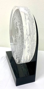lot 82 image: Pretty Lucite Hummingbird with Stand