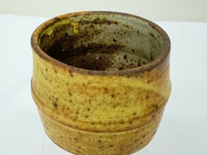 lot 11 image: Warren MacKenzie Yunomi Planter