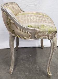 lot 158 image: Lovely Vintage Vanity Stool