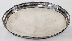 lot 170 image: A Lovely Trio of Serving Platters