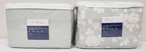lot 198 image: A Pair of Queen Size Sheet Sets from North Shore Living