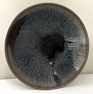 lot 259 image: Set of 3 Beautiful Pieces of Artisan Crafted Pottery