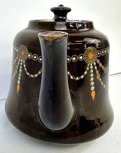 lot 284 image: Vintage Brown Betty Teapot