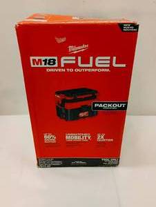 NEW MILWAUKEE M18 FUEL PACKOUT 2.5 GAL. WETDRY VACUUM