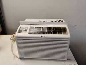 LG WINDOW AIR CONDITIONER