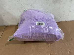 lot 101 image: 5x7 Purple Fur Soft Area Rug