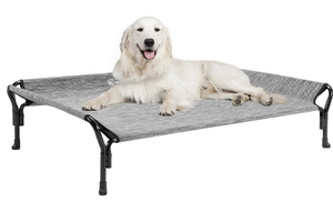 lot 539 image: Veehoo Cooling Raised Dog Bed. 48x32x9