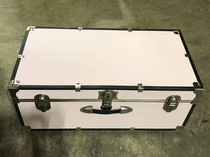 Seward Trunk Seward Explorer 30 in. Trunk with Wheels & Lock, Blush Customer Returns See Pictures