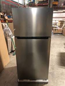 Vissani 18 cu. ft. Top Freezer Refrigerator in Stainless Steel Look   Customer Returns See Pictures