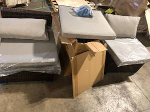 Outdoor Sectional Furniture - 6 pieces Missing hardware and 1 seat cushion Customer Returns See Pictures