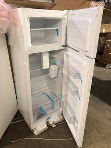 Magic Chef 7.3 cu. ft. 2-Door Mini Fridge in White with Freezer Customer Returns See Pictures