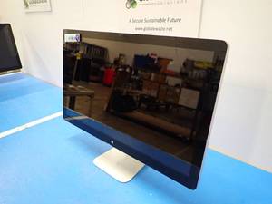 Apple&nbspThunderbolt Display A1407  27 screen with 2560 x 1440 Resolution  Includes power and display cables &nbspminor scratches and blemishes on back&nbsp
