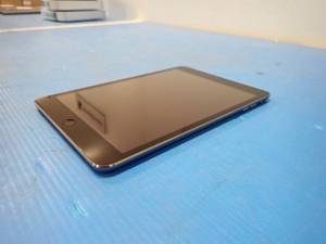 Apple&nbspiPad mini 2nd Gen A1489  16GB of storage  WIFI Only  Includes Charging Cable
