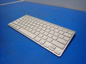 Apple Wireless Keyboard A1314