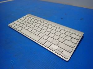 Apple Wireless Keyboard A1314