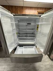 lot 6 image: LG REFRIGERATOR MODEL# LMWC23626S