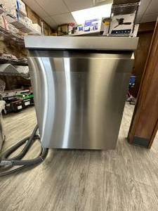 lot 12 image: LG DISH WASHER WITH 3RD RACK