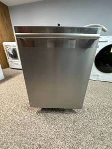 lot 13 image: BOSCH DISH WASHER WITH 3RD RACK
