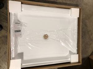 Swiss Madison Voltaire 42 in. x 36 in. Acrylic Single-Threshold Center Drain Shower Base in White Customer Returns See Pictures