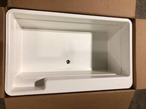 BigTub Utilatub Combo 40 in. x 24 in. 33 in. Polypropylene Floor Mount Utility Tub with Pull-Out Faucet in White   Customer Returns See Pictures