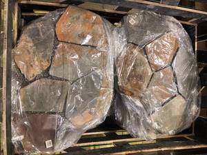 Santa Barbara 18 in. X 24 in. Natural Slate Meshed Flagstone Paver Tile (48 Pieces 132 sq. ft. Pallet) Customer Returns See Pictures