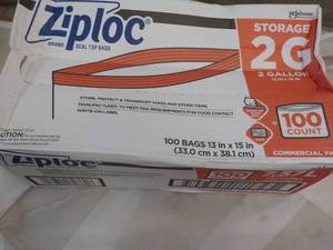 lot 39 image: Ziploc 100 ct 2 Gallon 13 x 15 Bags