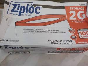 lot 44 image: Ziploc 100 ct 2 Gallon 13 x 15 Bags