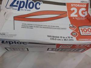 lot 45 image: Ziploc 100 ct 2 Gallon 13 x 15 Bags